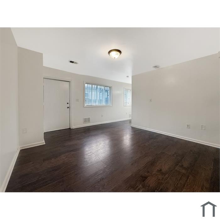 506 Eastern Ave NE