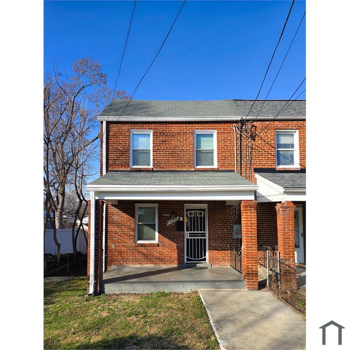 4614 Brooks St NE