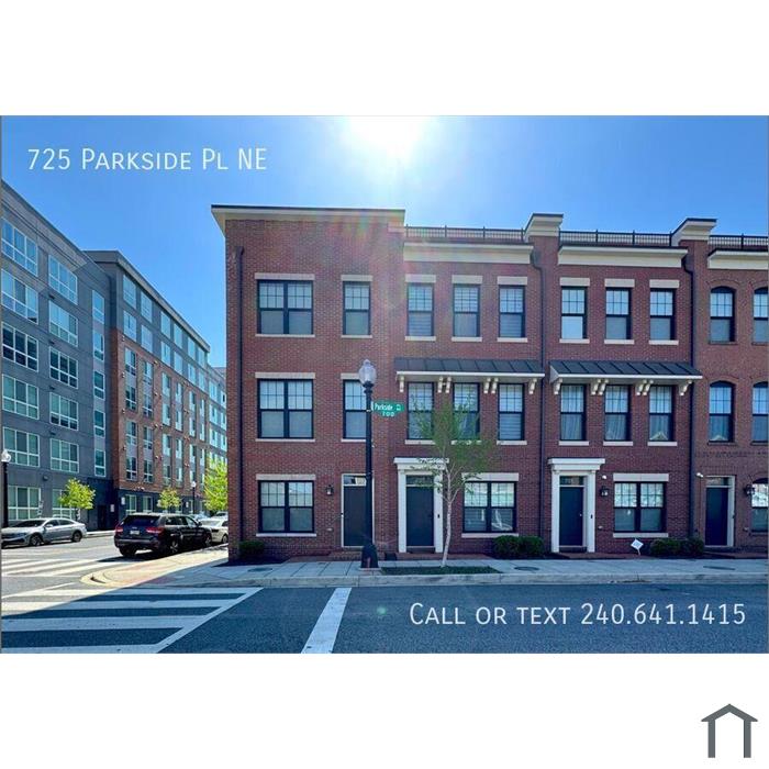 Amazing 3 BR/3.5 BA EOG Townhome in Mayfair!