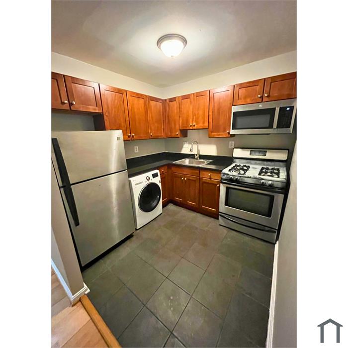 3105 Naylor Rd SE