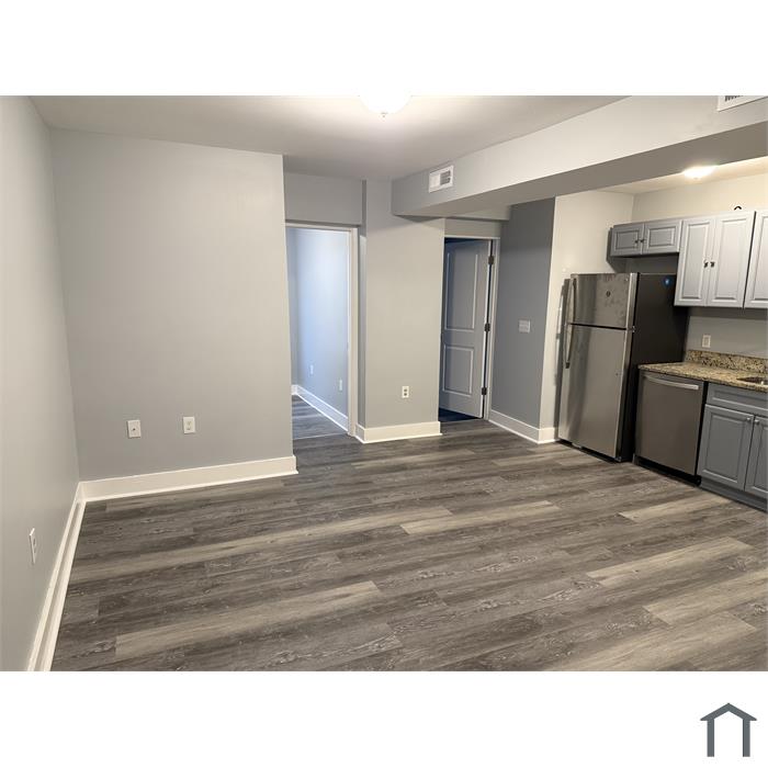 2214 Nicholson St SE