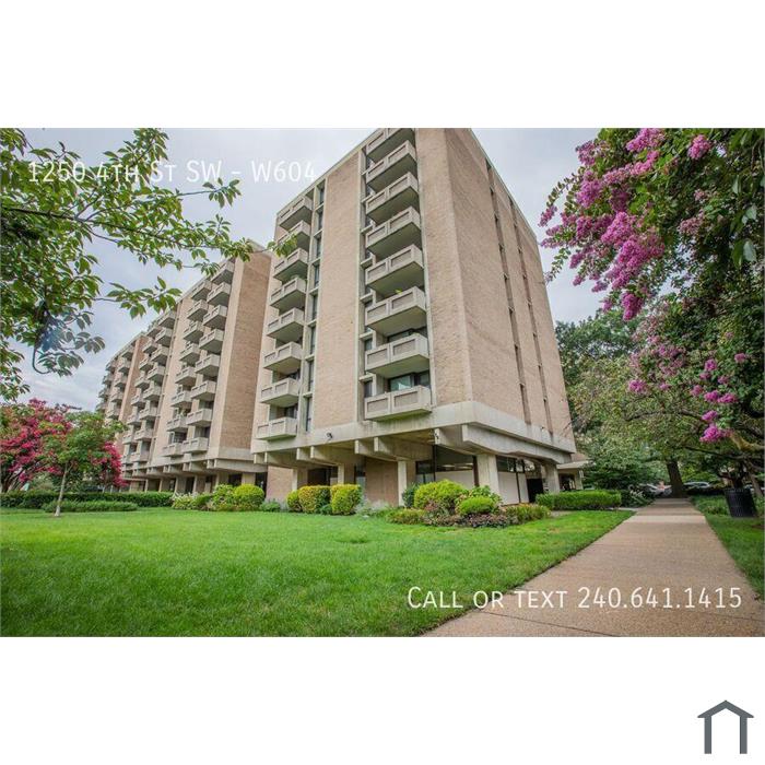 Charming Studio Condo in Southwest Waterfront
