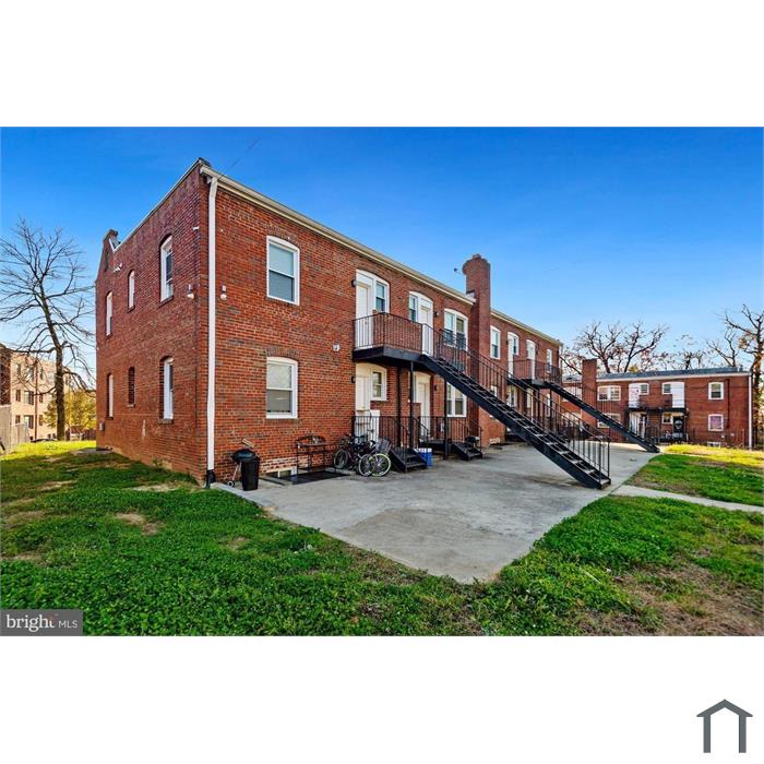 212 Orange St SE