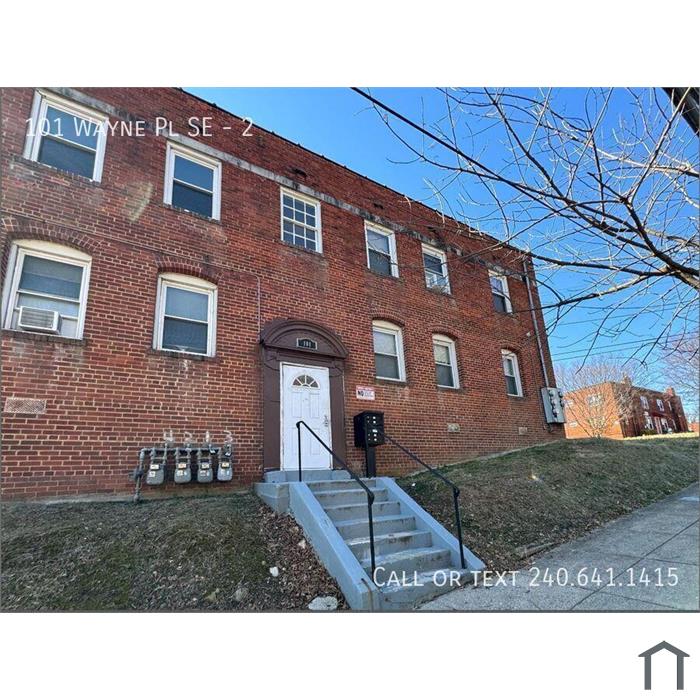 Charming 2 BR/1 BA Apartment in Congress Heights Now offering 50 off one monthâ€™s rent