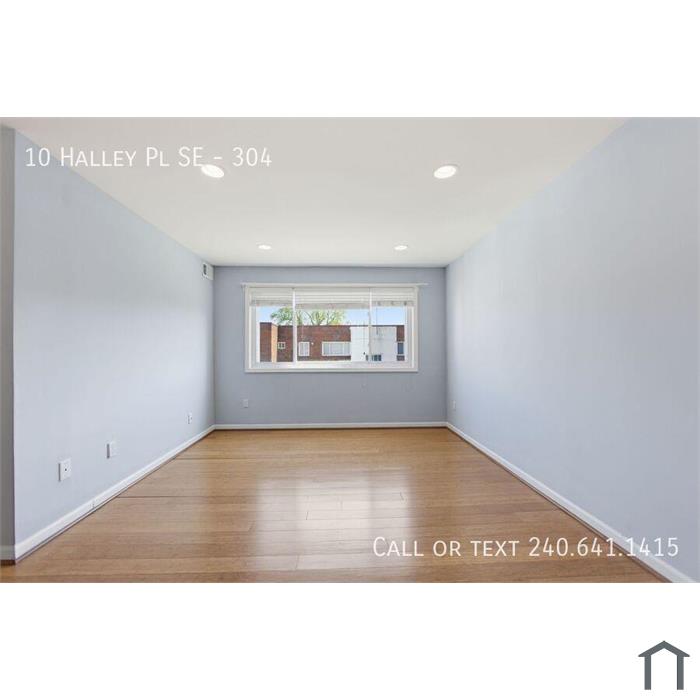 Charming 2 BR/1 BA Top Floor Condo in Congress Heights