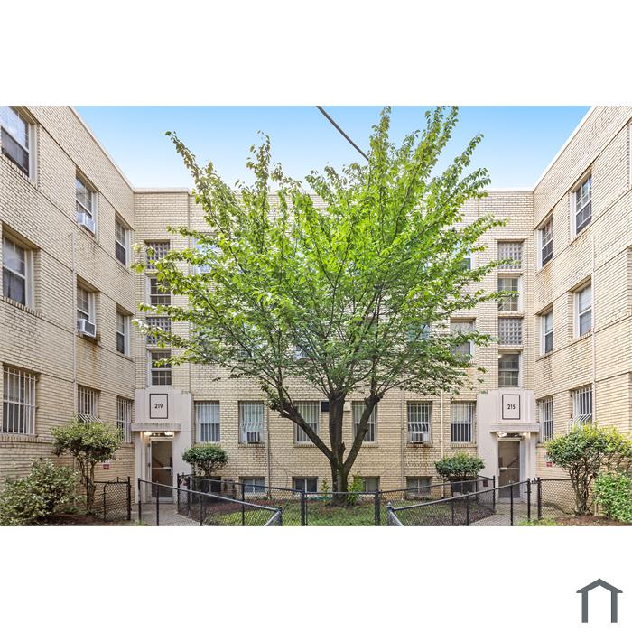 Oakwood St. - Dudley Pro Apartments