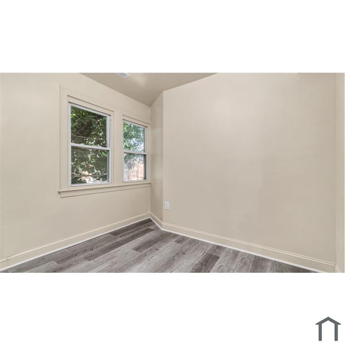 460 Newcomb St SE