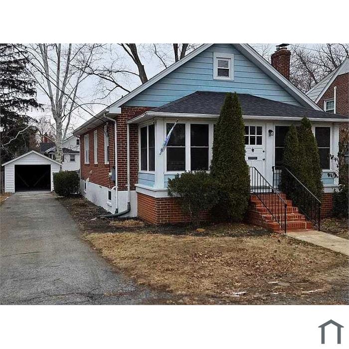125 Woodrow Ave