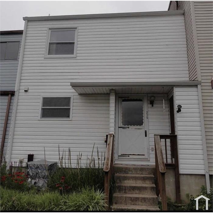 215 Chenault Ct