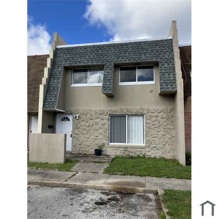 910 W Millard Ct