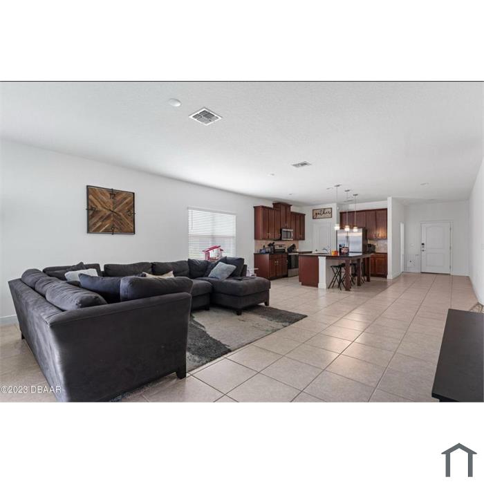 5435 Estero Loop