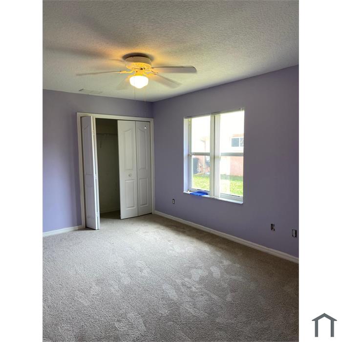 40 Foxhall Ln