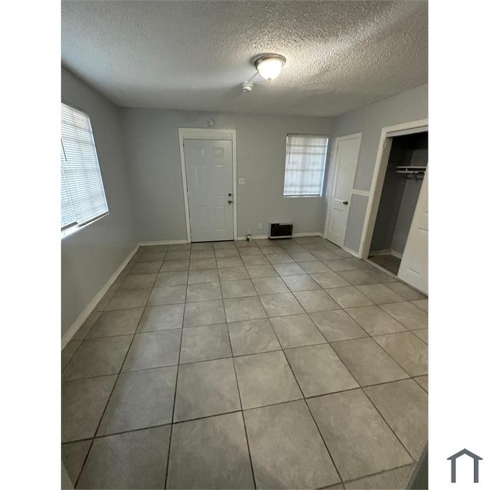 230 W 22nd St