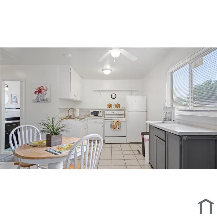 9648 Woodland Ave