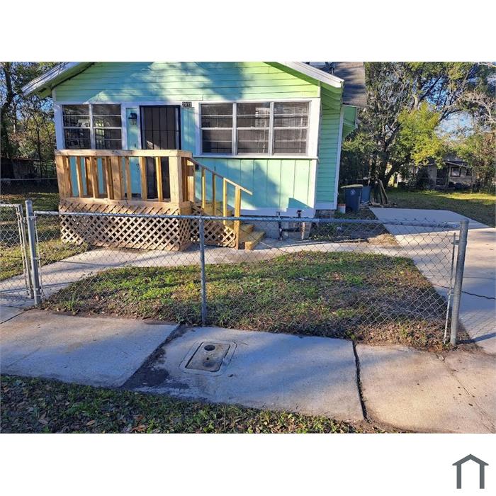 2013 Baldwin St