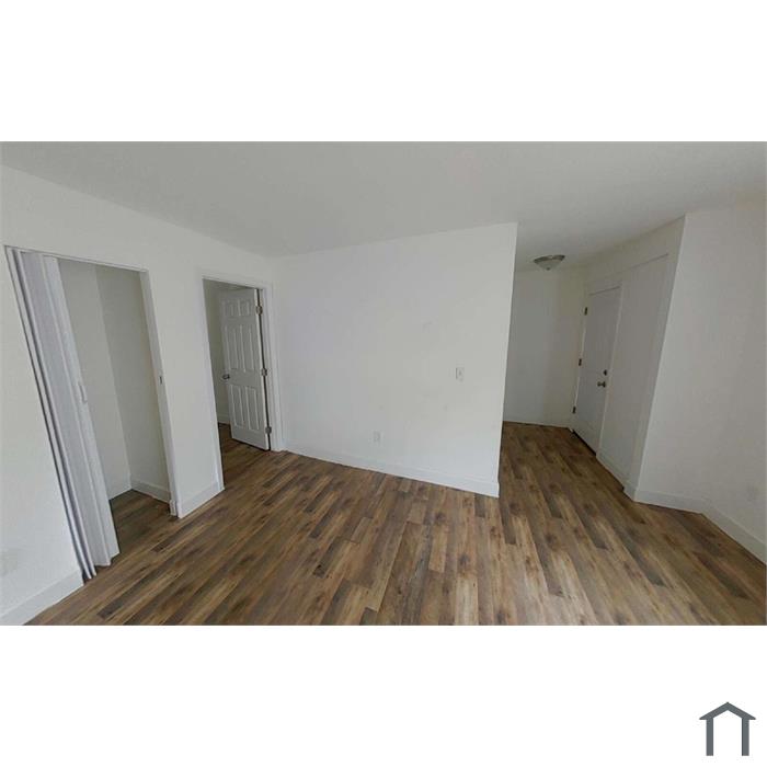 1637 W 34th St