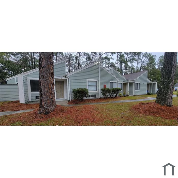 Villa Pines at Baymeadows