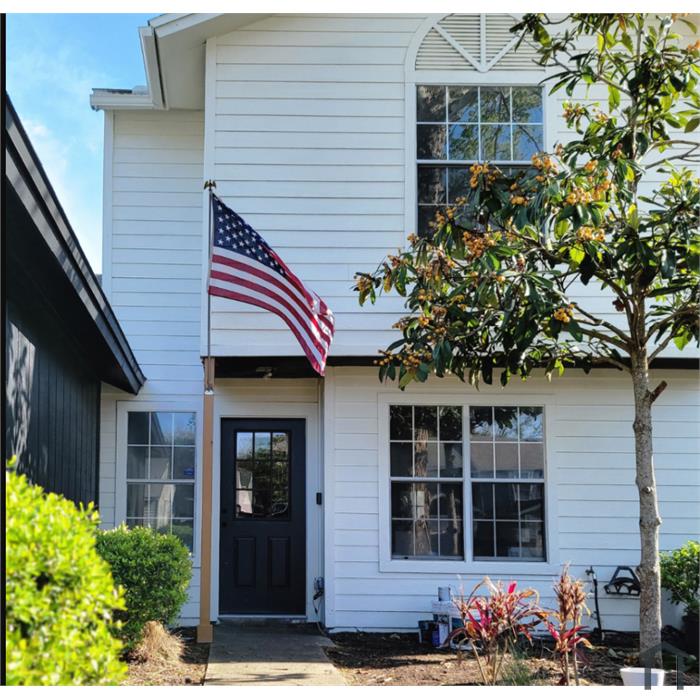 12044 Cobblewood Ln N