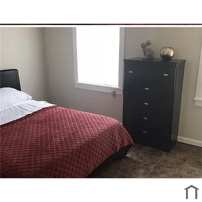 2325 W Pensacola St