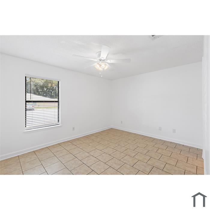 6346 W Fairfield Dr