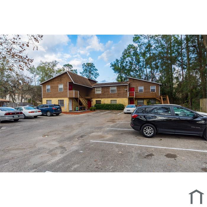 901 SW 62nd Ter