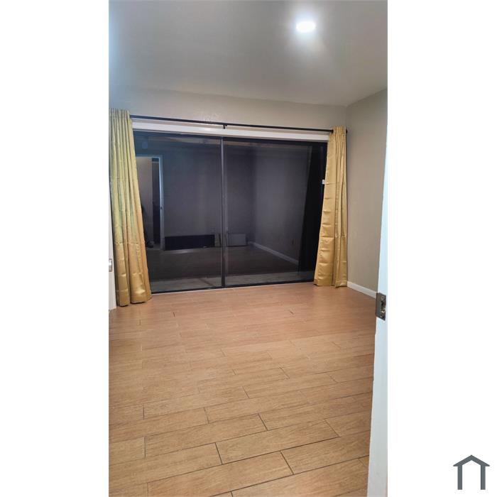 4236 NE 17th Ter