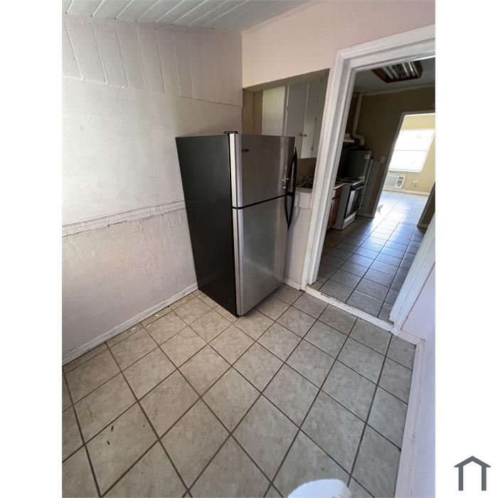 2624 W Highland Ave
