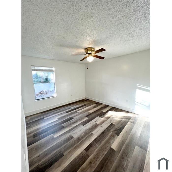 976 Leeward Pl