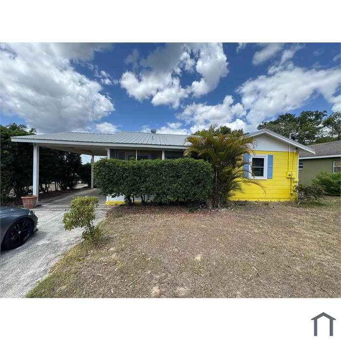 825 Poinsettia Dr