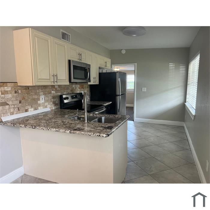 158 Country Club Cir