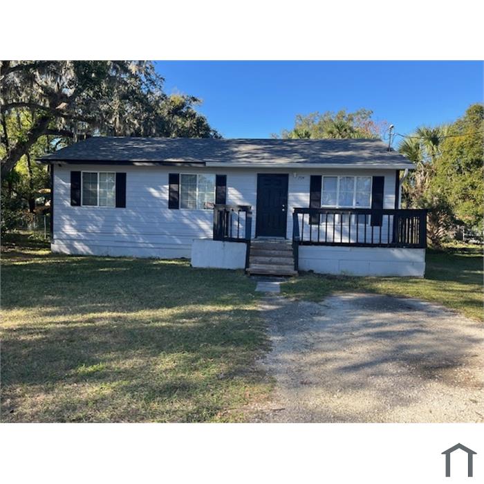 704 S Bay Ave