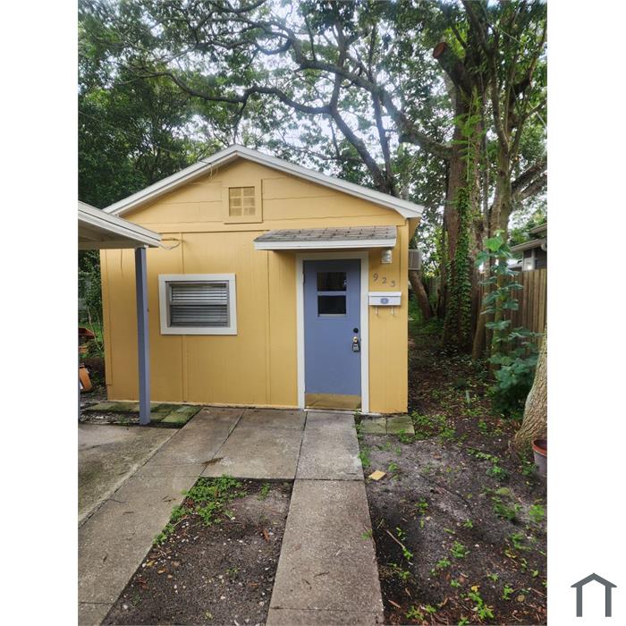 923 Pinegrove Ave
