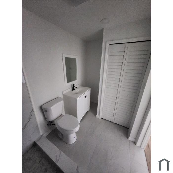 1216 Emeralda Rd