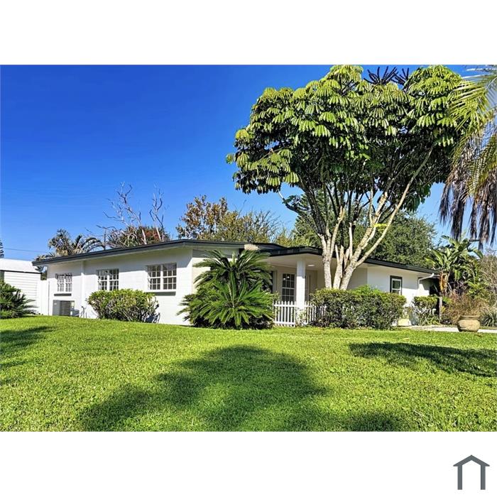 7646 Daphne Ave
