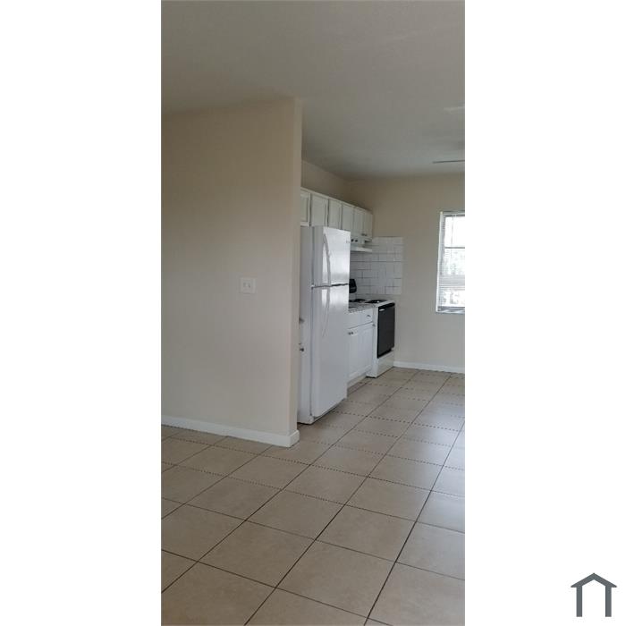 126 NW 8th Ave