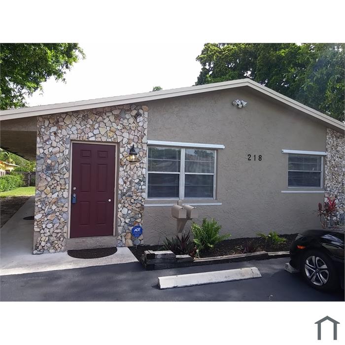 218 SW 14th St