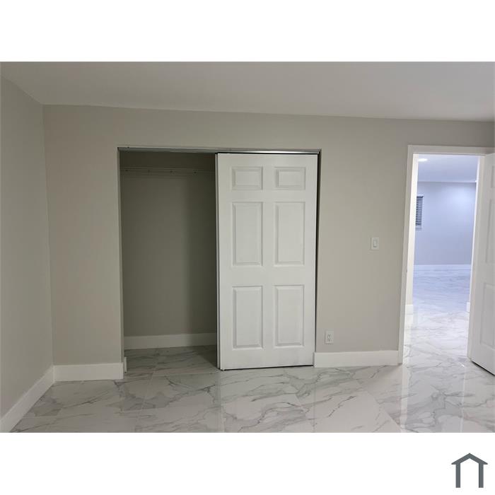 37 SW 9th St