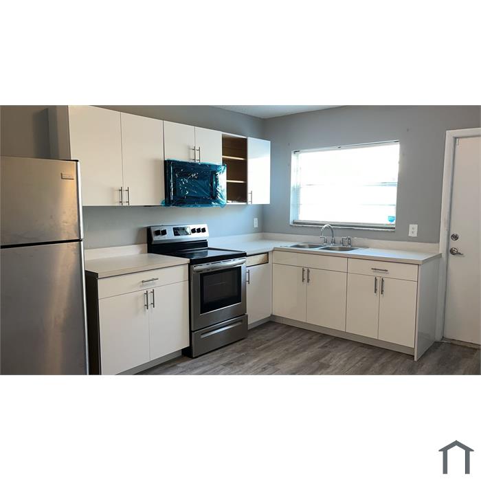 405 NW 2nd St