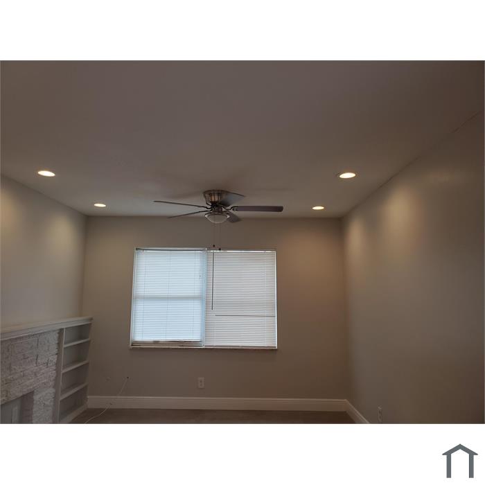 107 SW 9th St