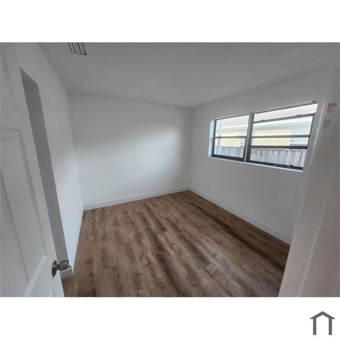732 NW 5th Ct