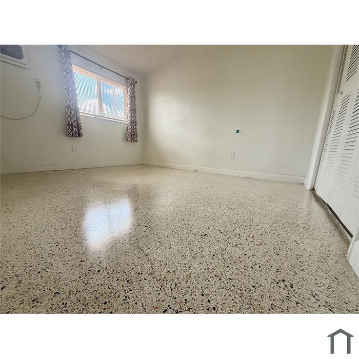 835 W 29th St