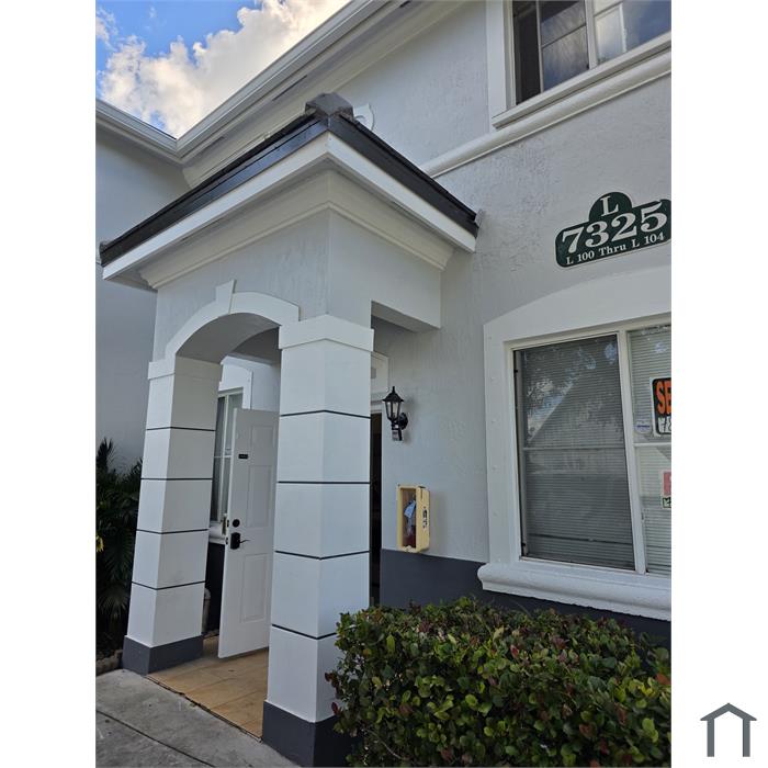 7325 NW 174th Ter