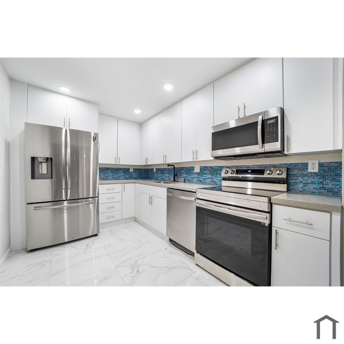 10000 NW 80th Ct