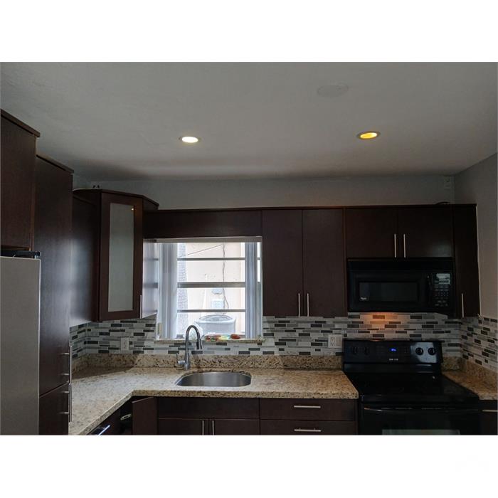 2111 N 57th Ter