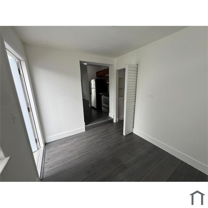3261 SW 56th Ave