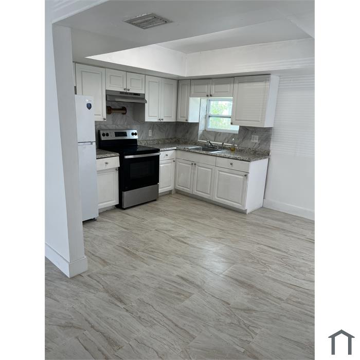 6237 Polk St
