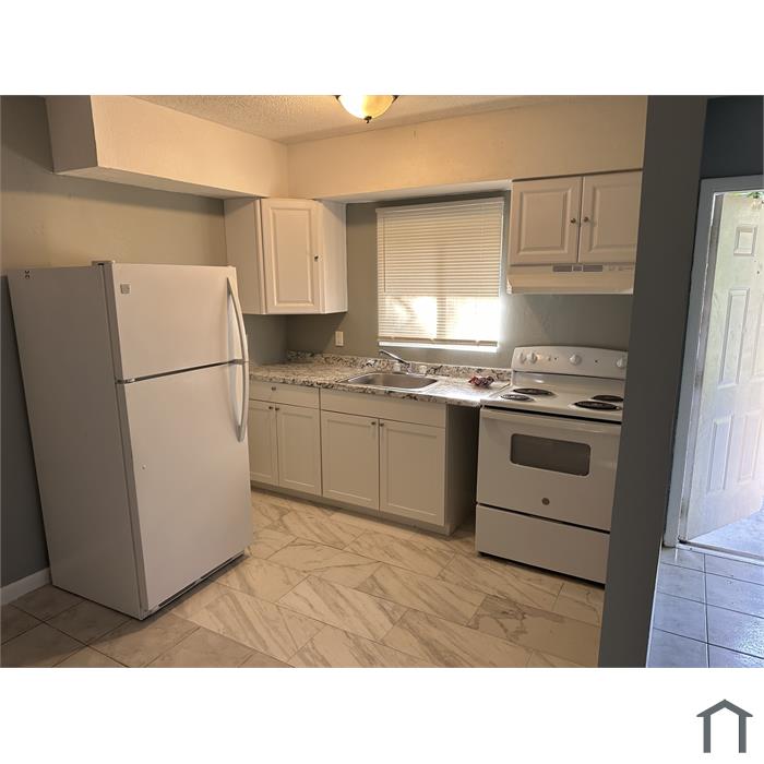 7380 NW 38th St
