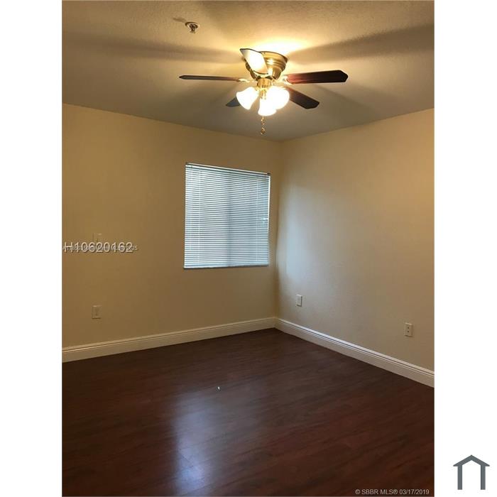 2520 Centergate Dr