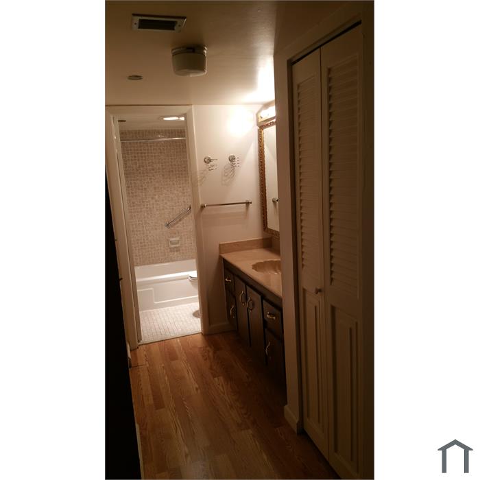 1100 Saint Charles Pl
