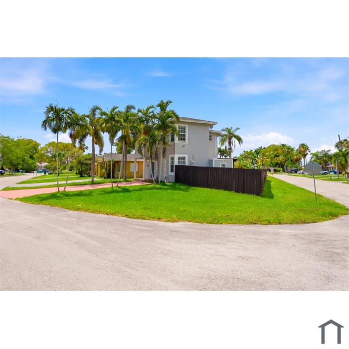 902 SW 8th Pl